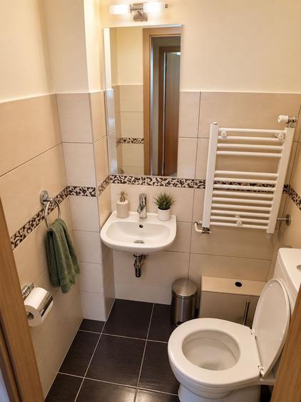 Olimpia-Centrul de Afaceri | 3 Camere | Decomandat | 2 Băi | Centrală Proprie