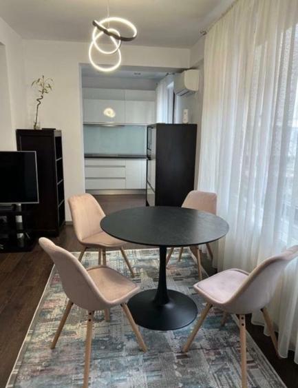 Apartament cu 2 camere semidecomandat, mobilat în Dorobanți