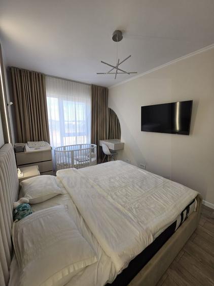 Apartament ultrafinisat 72 mp utili 3 camere 2 bai lift C. Surii Mici