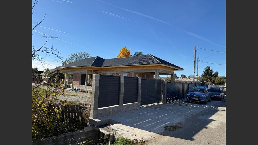 Casă Noua Zona Centrala Baicoi, 211 mp
