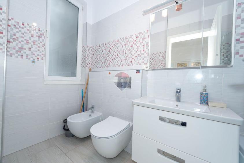 Apartament de vanzare 137 mp, zona centrala, curte proprie