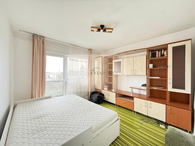 3 camere decomandate / 2 bai/ Zona Profi Zorilor