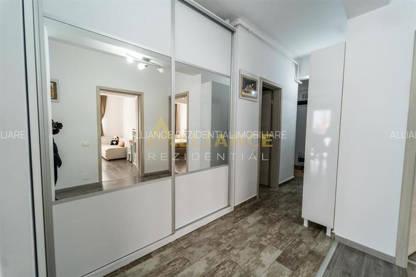 Apartament spatios cu 3 camere si 2 bai, situat în complexul Creative - 3