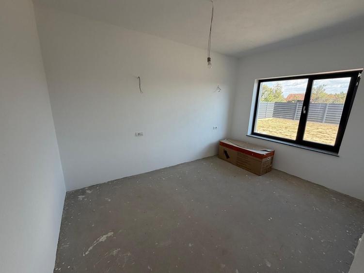 CASA INDIVIDUALA- 4 CAMERE, TOATE UTILITATILE, TEREN 550 MP, COMIS 0%