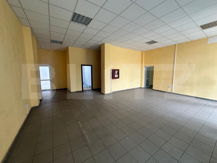Spațiu comercial de închiriat, 120 mp, vitrină mare – zona Liceul Auto, Deva