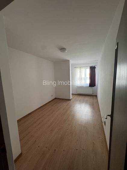 Apartament de închiriat, 2 camere, parcare, zona Terra - 4