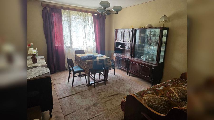 Vand apartament cu 2 camere