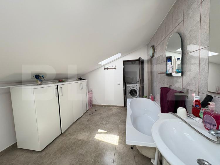 Apartament de 3 camere in zona Campului