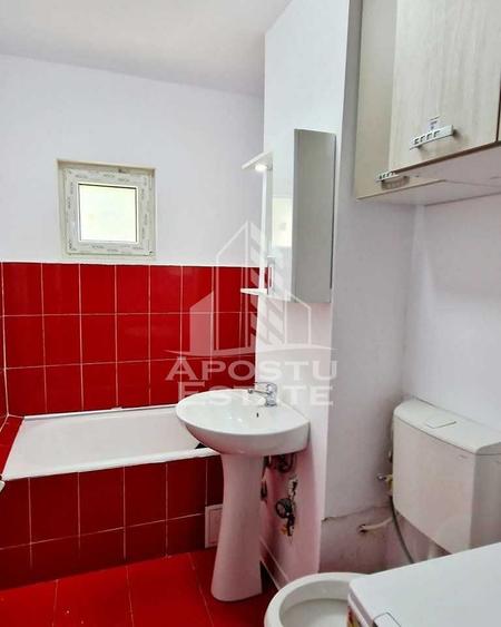 Apartament cu 1 camera, decomandat, centrala proprie,zona Buziasului