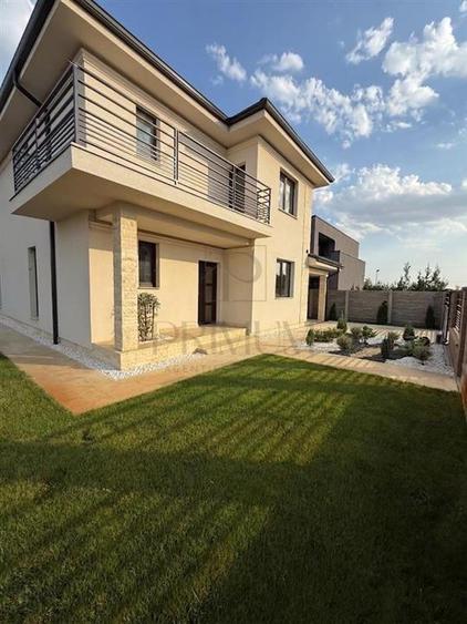 CASA INSIDIVUALA - SUPERBA - PISCINA INCALZITA - ZONA EXCELENTA