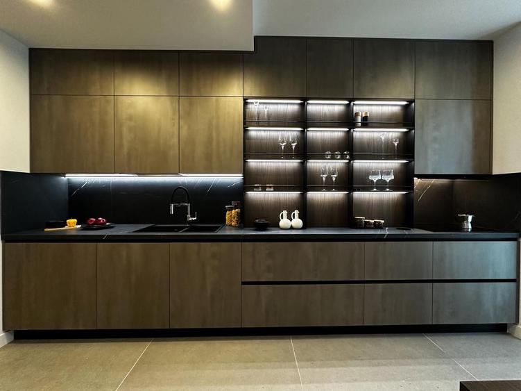 Apartament de lux cu 4 camere de închiriat – Aviatorilor