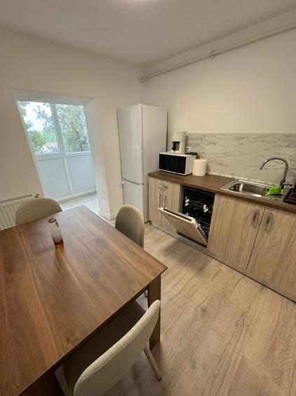 Apartament 2 camere, zona Faleza Nord, etaj 1, centrala gaz.
