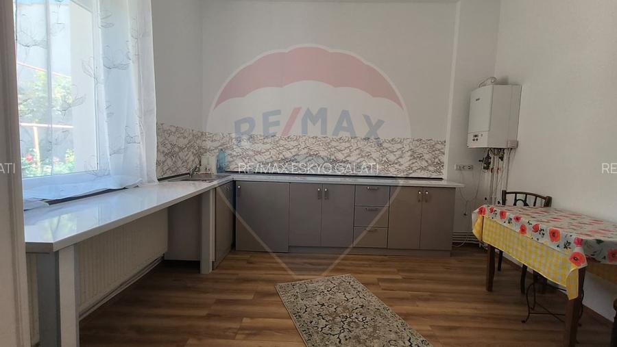 Casă cu 3 camere de vânzare în zona Centrală - 10