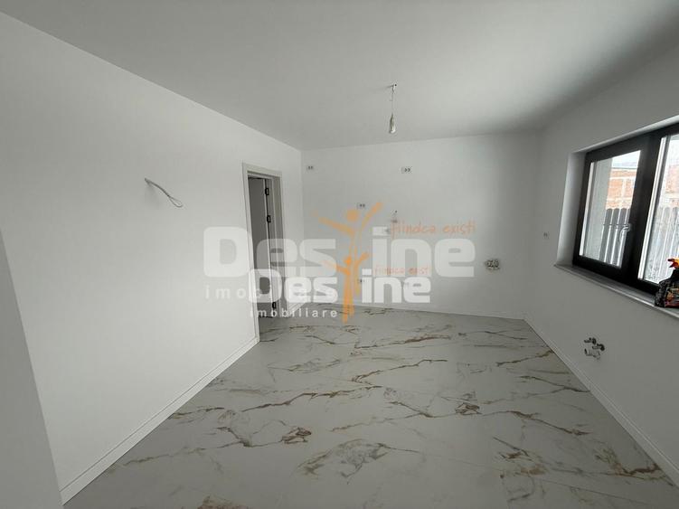 Casa cu etaj, 4 camere 170.000 euro, Comision 0%