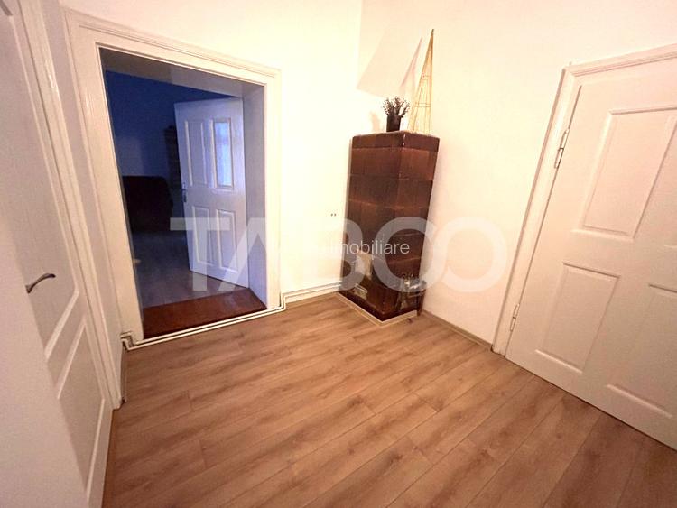 Apartament cu 2 camere - luminos si spatios - etaj 1 - Piata Schiller - 12