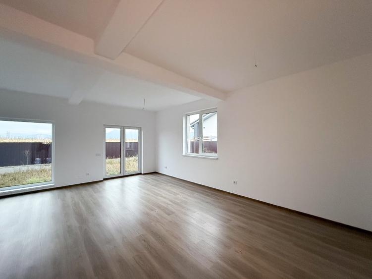 Duplex Sanpetru Toate Utilitatile 119 Utili 292 mp Teren