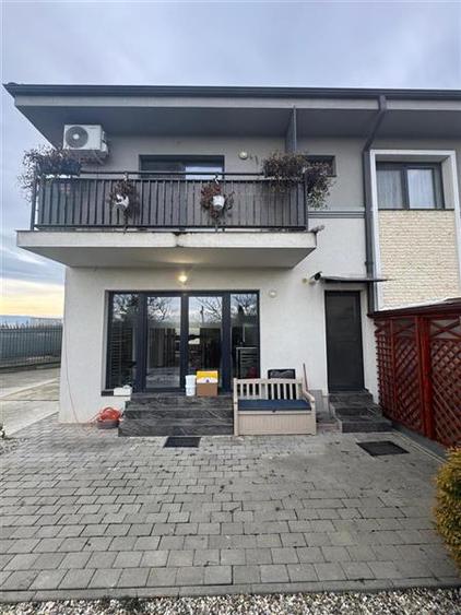 Casa Tip Duplex Parter + Etaj  ,120 mp utili + 273 mp teren!