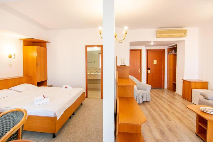 Hotel in centrul orasului Constanta de vanzare