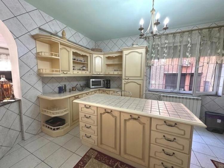 Închiriere Apartament 4 camere în Dorobanti Cu Parcare in Garaj Subteran