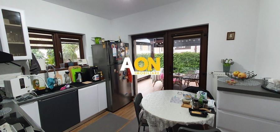 1/2 Duplex mobilat, utilat, cu garaj, D+P+1E, 397 mp teren, Cetate