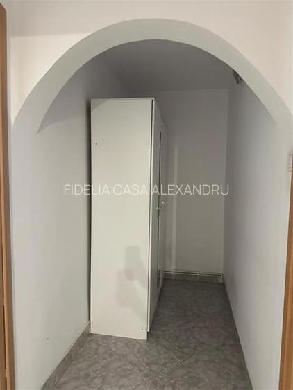 Apartament 2 camere de inchiriat, decomandat, etajul 1 - Gara - 12