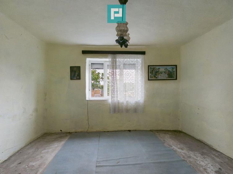 Casă 2 corpuri și 4 camere teren 1440 mp în Macea