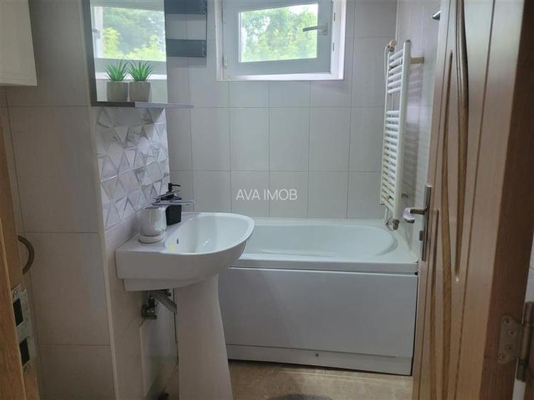 Apartament 3 camere semidecomandat, zona Orizont - 13