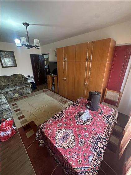 Decomandat cu 2 bai si 2 balcoane