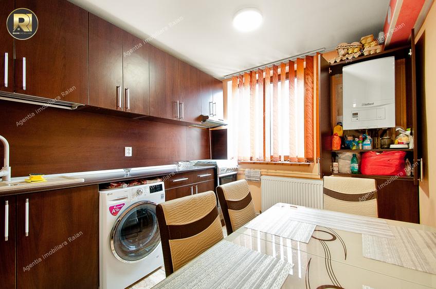 Vanzare apartament 3 camere in Galati, Micro 19, sup.65 mp, mobilat si utilat