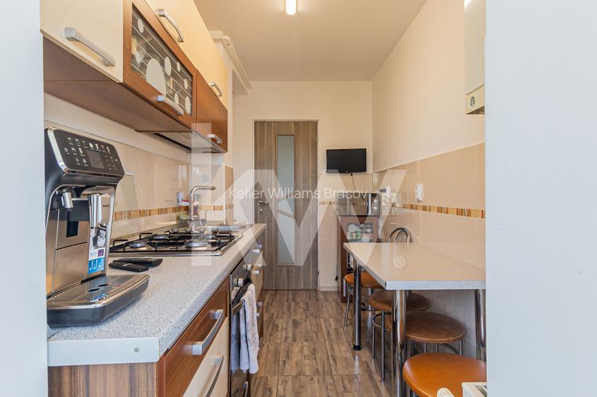 Vânzare apartament cu 3 camere, decomandat - strada Codrul Cosminului - 6