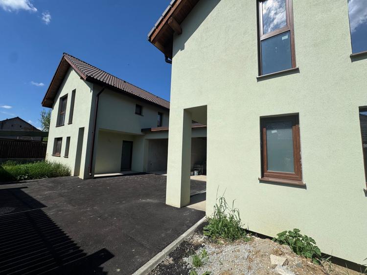 Duplex cu CF, Garaj, teren de 384 mp, Gilau
