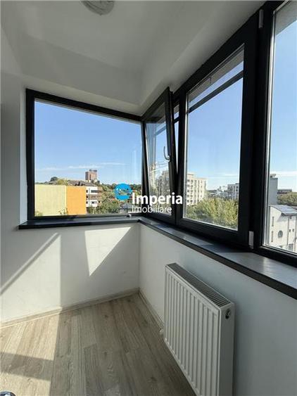 Inchiriez apartament 3 camere, open space, Zona Centru - Palas