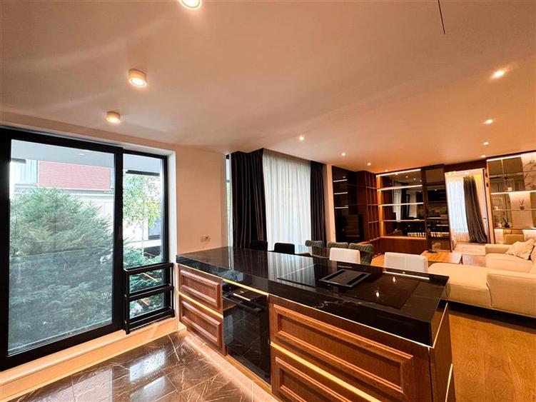 Apartament tip Duplex cu 4 camere de vanzare One Charles de Gaulle