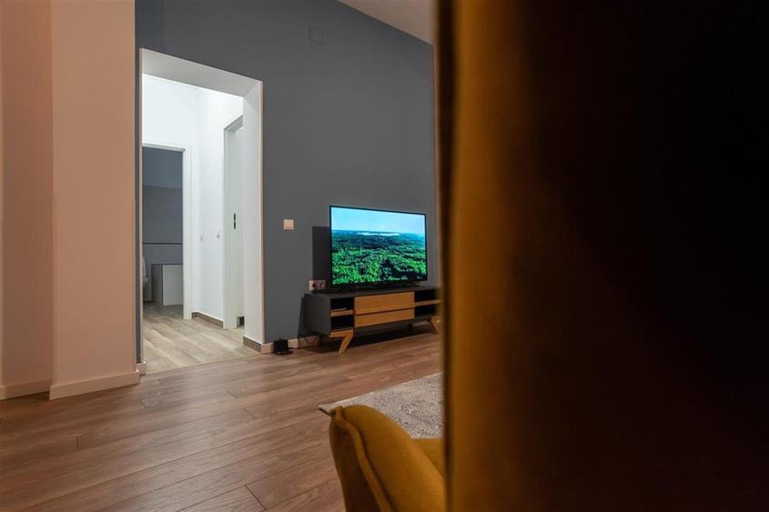 Apartament de LUX 3 camere si curte Parcul Sub Arini