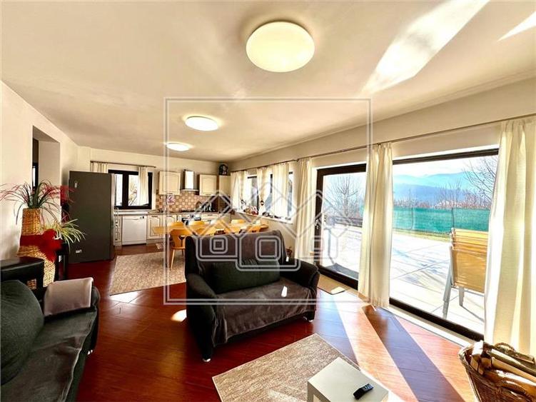 Casa de vanzare in Cisnadioara - 450 mp utili, garaj, teren 900 mp