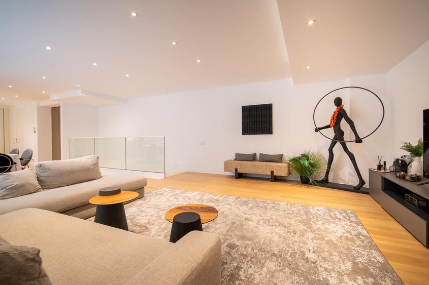 APARTAMENT MOBILAT 4 CAMERE - PIATA CHARLES DE GAULLE - COMISION 0%