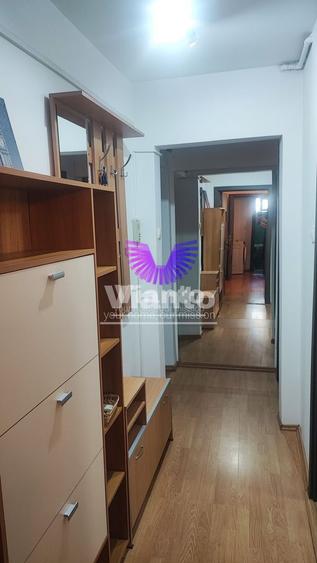 Închiriez apartament 3 camere