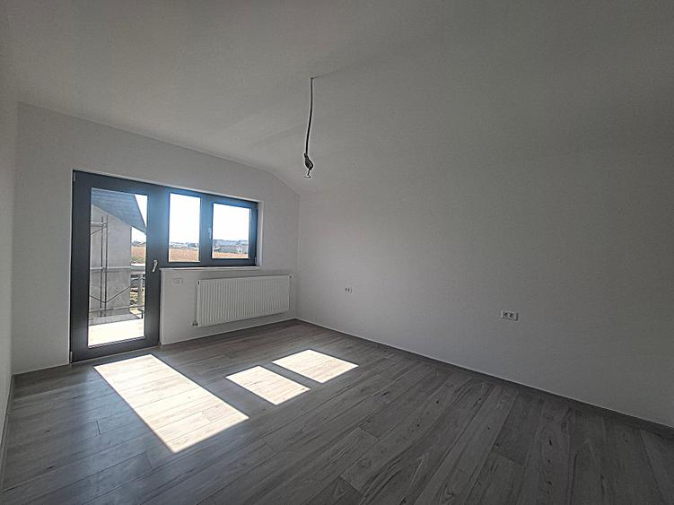 Vand Casa Noua Moderna P+1E, Finisaje Premium, 5 Camere, Curte 400mp