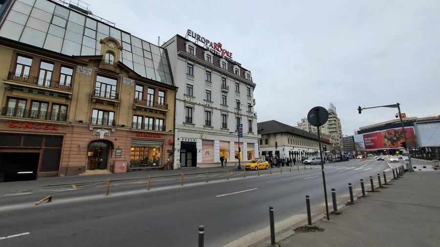 SPATIU COMERCIAL STRADAL ULTRACENTRAL CU VITRINA CU EXPUNERE STRADALA SI VAD