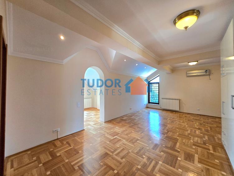 Elegant 10-Bedroom Mansion with Private Pool & Landscaped Garden