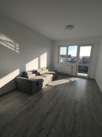 3 camere mobilat – Fundeni, Dobroești, Str. Stejarului, etaj 2. mobilat, parcare