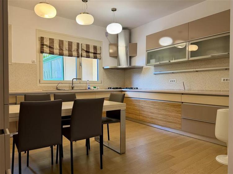 Vila premium cu lift interior, 7 dormitoare si curte proprie I Pipera
