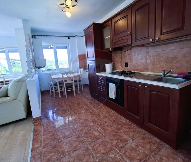Apartament cu 2 camere de închiriat
