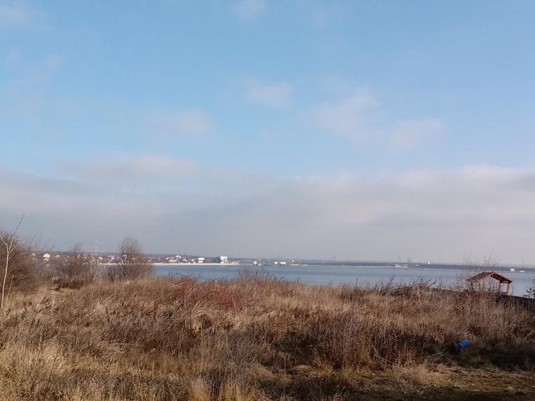 Teren superb cu deschidere la lacul Cernica