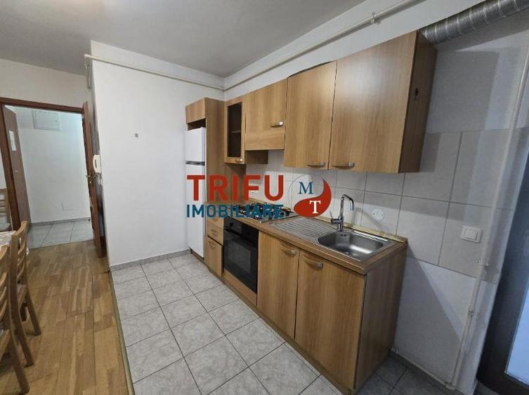 Apartament 3 camere Blocuri Pomponio Piata