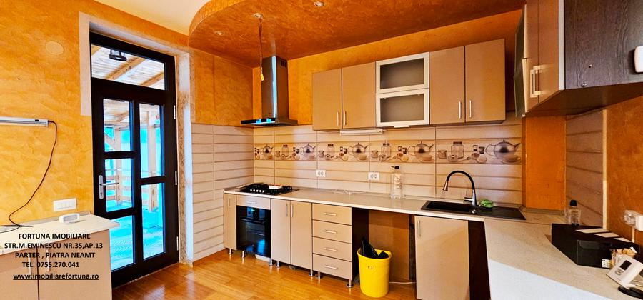 Vila cocheta prevazuta cu beci, terasa, piscina, anexa si teren