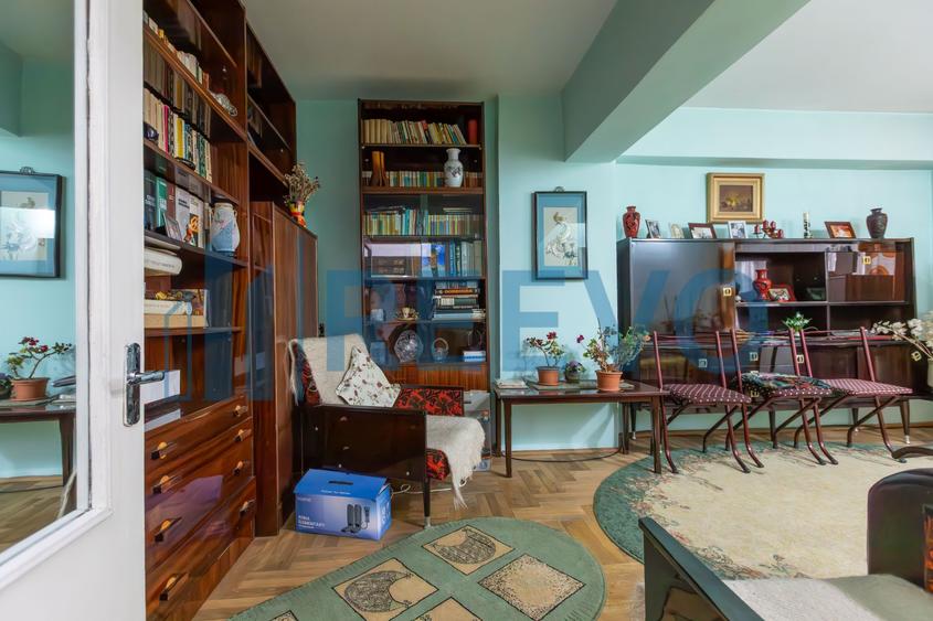 Apartament 4 camere, et. 1, str. 9 Mai, Bacău