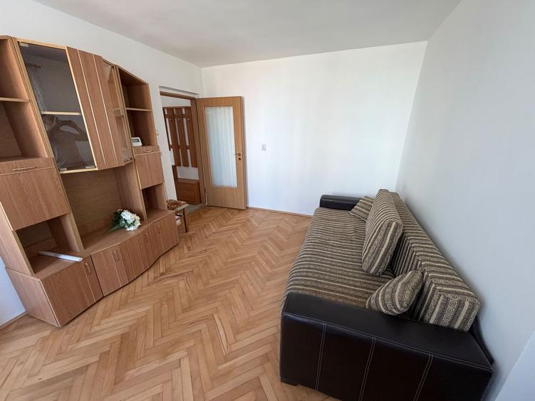 Apartament 3 camere de inchiriat, etaj 5 - zona Cetate
