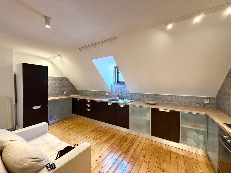 SPATIU DE BIROU CU 4 CAMERE IN VILA / PIATA VICTORIEI / 200 MP