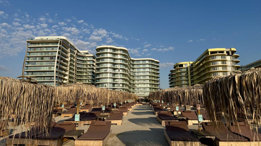 Apartament cu 3 camere direct in prima linie la mare White Sea